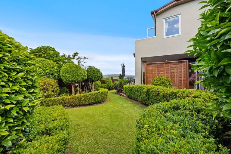 Photo of property in 3 Pounamu Place, Shelly Park, Auckland, 2014