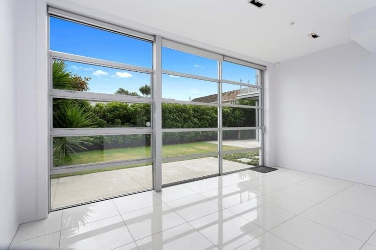 Photo of property in 6 Millbank Lane, Merivale, Christchurch, 8014