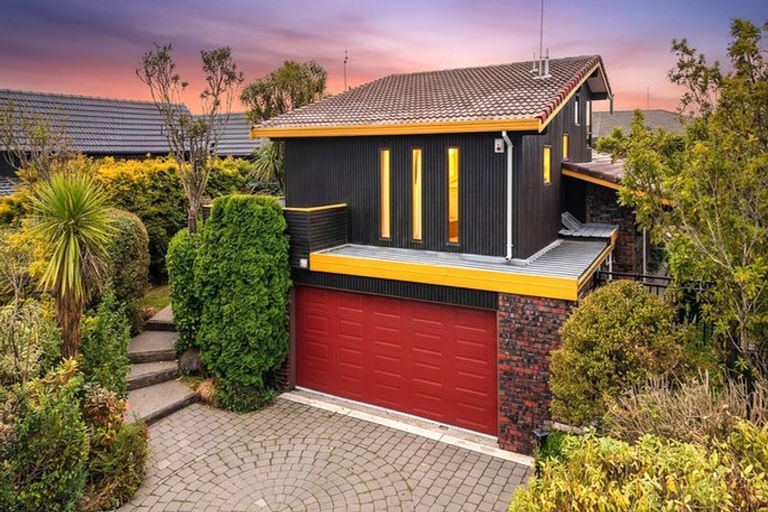 Photo of property in 18 Hawkswood Place, Avonhead, Christchurch, 8042