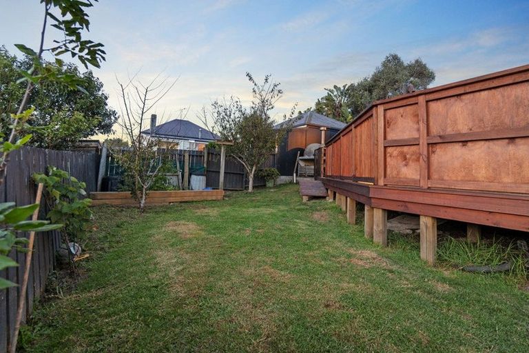 Photo of property in 34 Karaka Street, Helensville, 0800