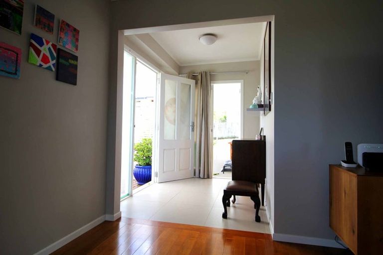 Photo of property in 33 Park Road, Glenfield, Auckland, 0629