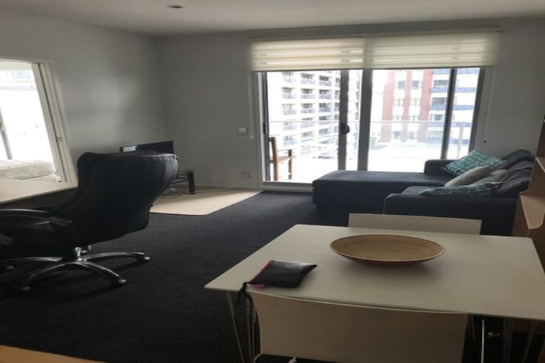 Photo of property in Scotia Tower Apartments, 8a/8 Scotia Place, Auckland Central, Auckland, 1010