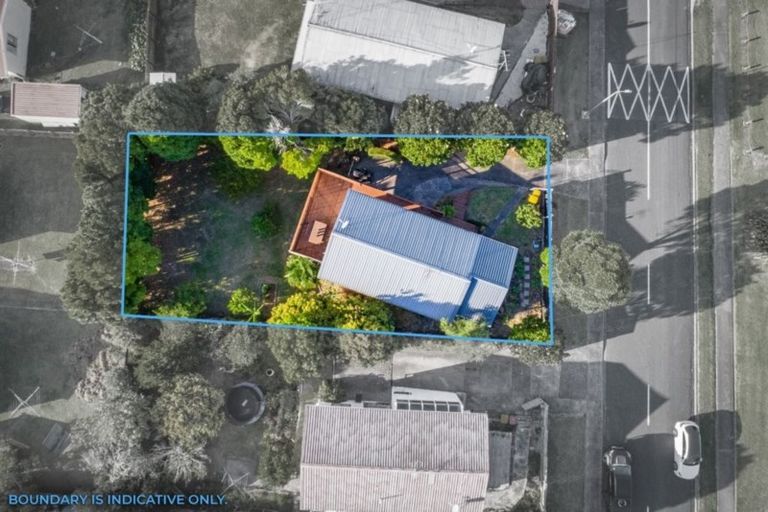 Photo of property in 12 Beauchamp Drive, Massey, Auckland, 0614