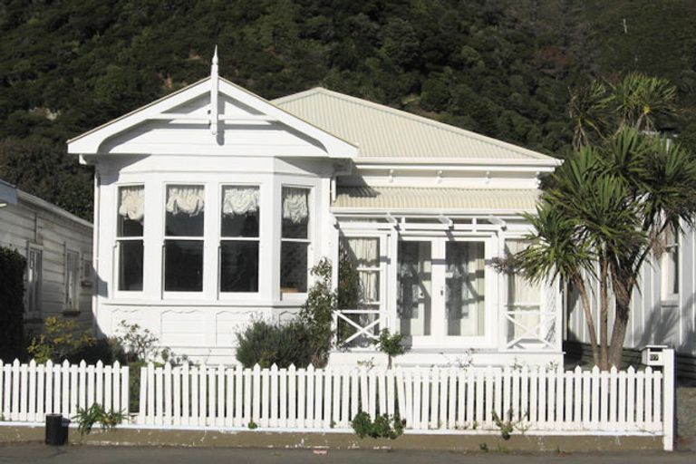 Photo of property in 67 Marine Parade, Eastbourne, Lower Hutt, 5013