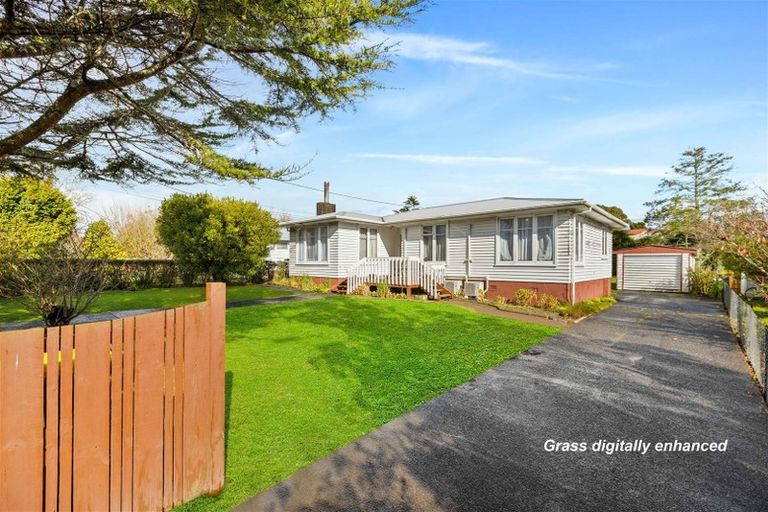 Photo of property in 318 Swanson Road, Henderson, Auckland, 0610