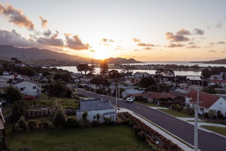 Photo of property in 8a Gilmour Street, Raglan, 3225