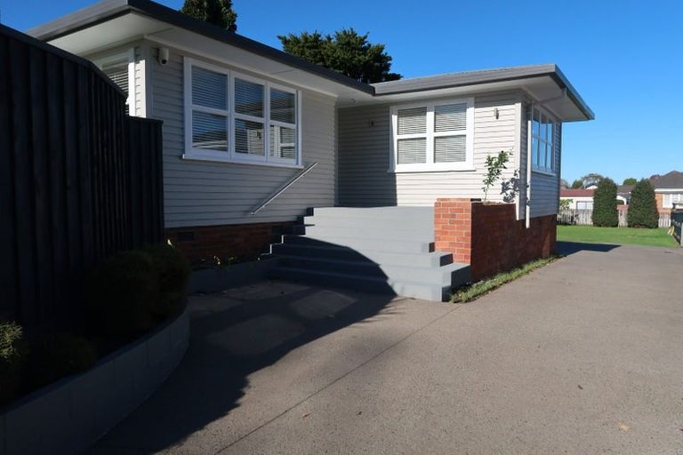 Photo of property in 25 Great South Road, Papakura, 2110
