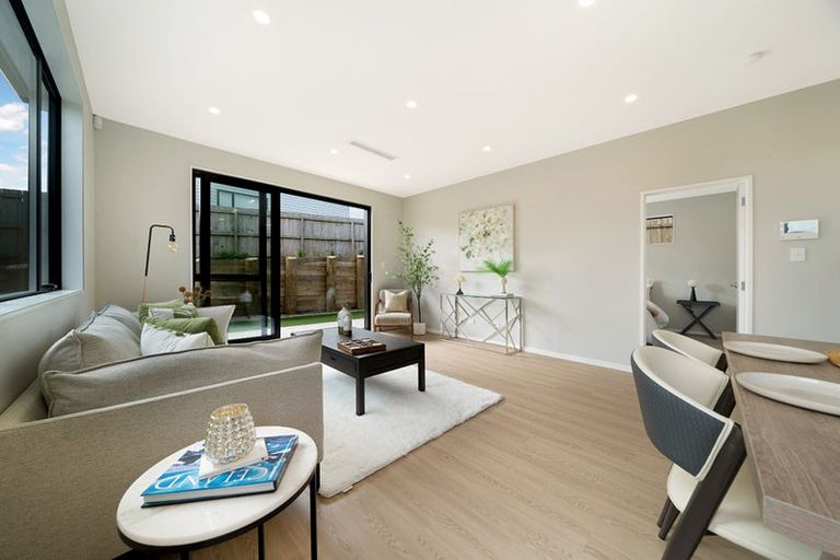 Photo of property in 8 Whakairo Crescent, Gulf Harbour, Whangaparaoa, 0930