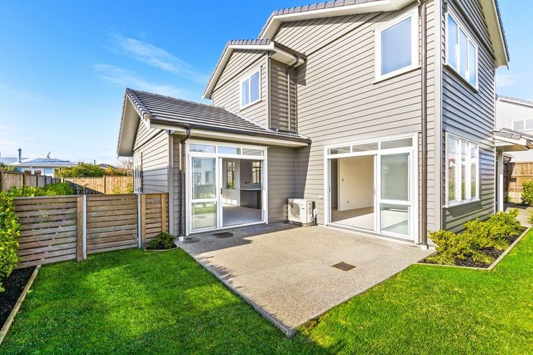 Photo of property in 13 Couldrey Crescent, Red Beach, 0932