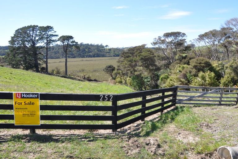 Photo of property in 252 Ridge Road, Mahurangi East, Warkworth, 0982