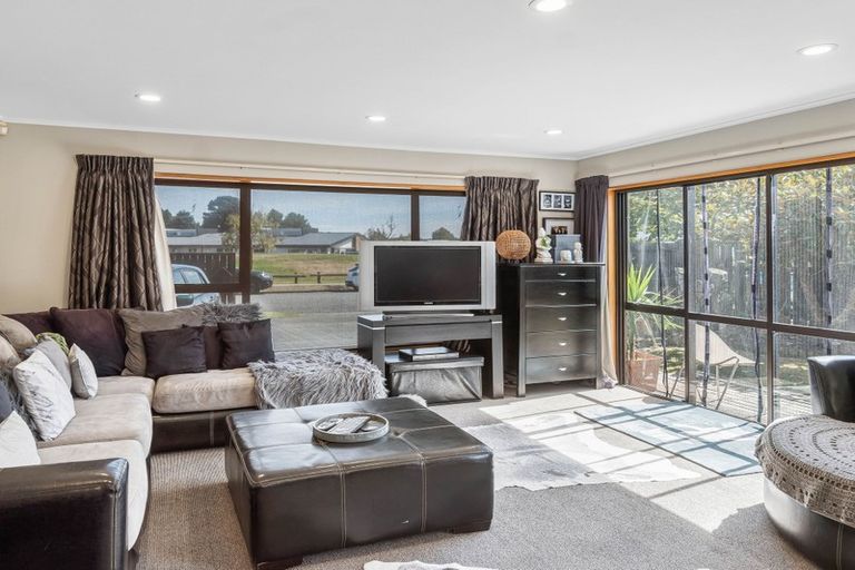 Photo of property in 6 Pinaster Place, Parklands, Christchurch, 8083