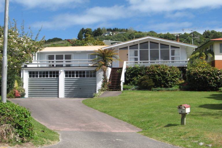 Photo of property in 8 Earle Place, Acacia Bay, Taupo, 3330
