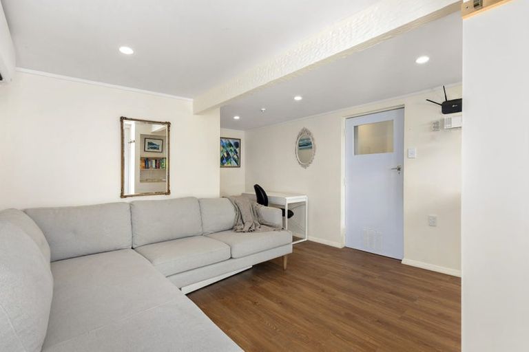 Photo of property in 25a Houghton Bay Road, Houghton Bay, Wellington, 6023