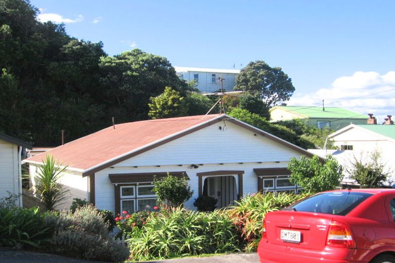 Photo of property in 2 Lerwick Terrace, Melrose, Wellington, 6023