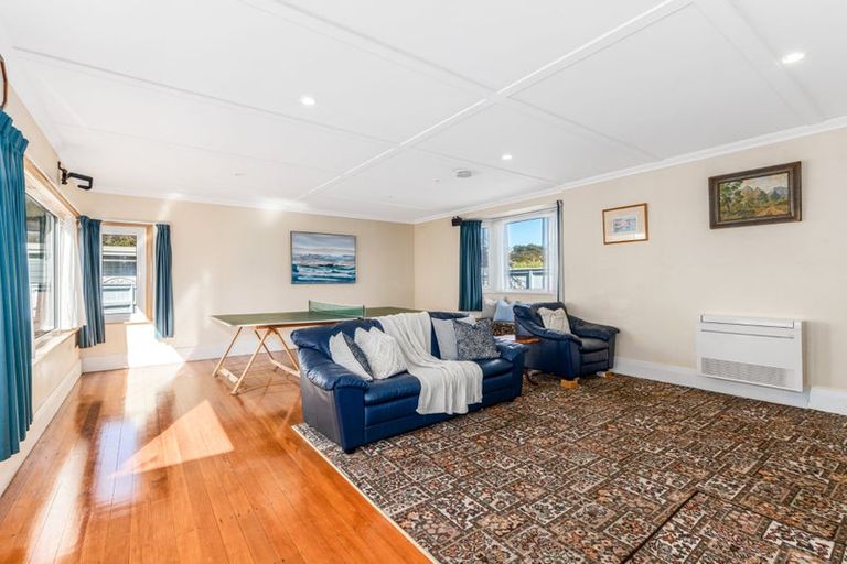 Photo of property in 50 Totara Crescent, Woburn, Lower Hutt, 5010