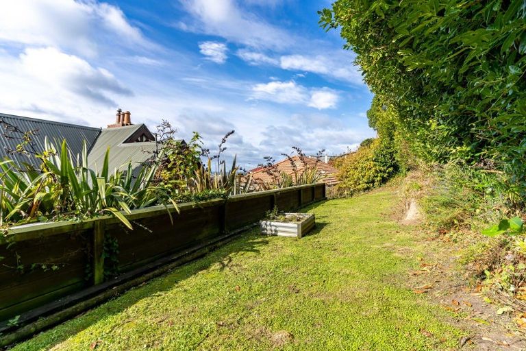 Photo of property in 38 Easther Crescent, Kew, Dunedin, 9012