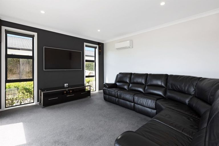 Photo of property in 4 Ihakara Arthur Lane, Aotea, Porirua, 5024
