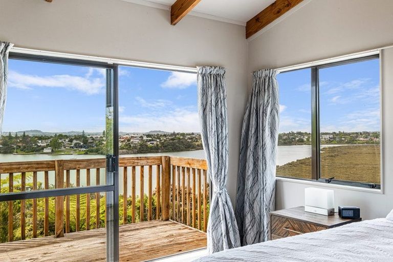 Photo of property in 143 West Harbour Drive, West Harbour, Auckland, 0618