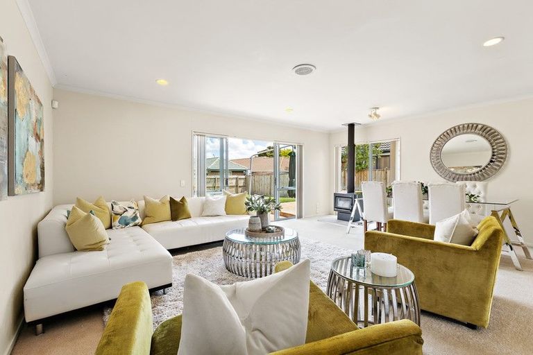 Photo of property in 4 Montecito Place, Golflands, Auckland, 2013