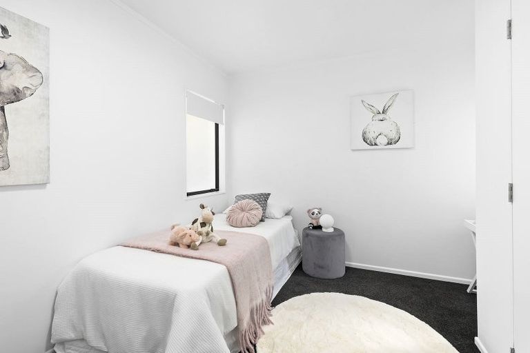 Photo of property in 16 Doon Grove, Papakowhai, Porirua, 5024