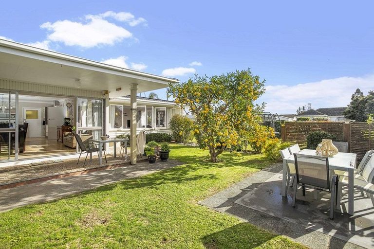 Photo of property in 2 Edmund Hillary Avenue, Papakura, 2110