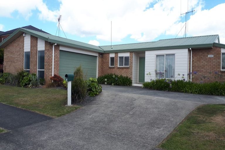Photo of property in 95 Rototuna Road, Rototuna, Hamilton, 3210