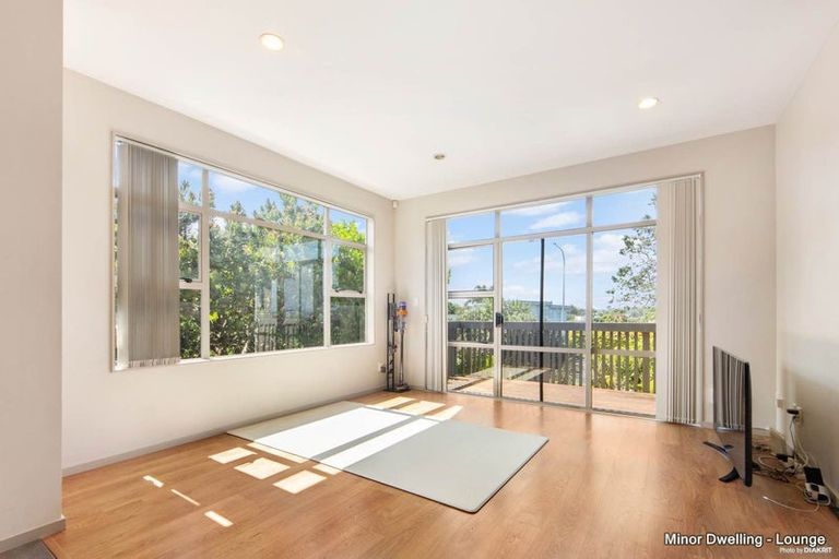 Photo of property in 2 Deanna Drive, West Harbour, Auckland, 0618