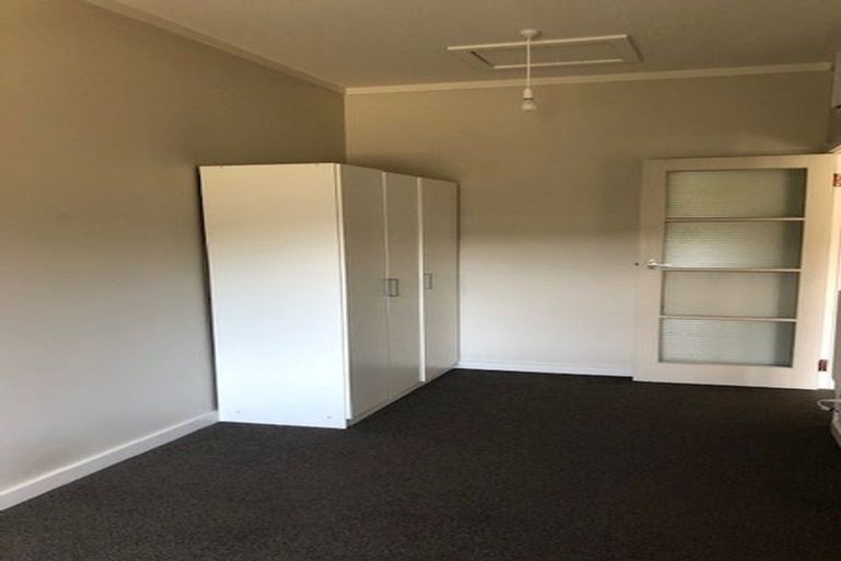 Photo of property in 124 Curtis Street, Northland, Wellington, 6012