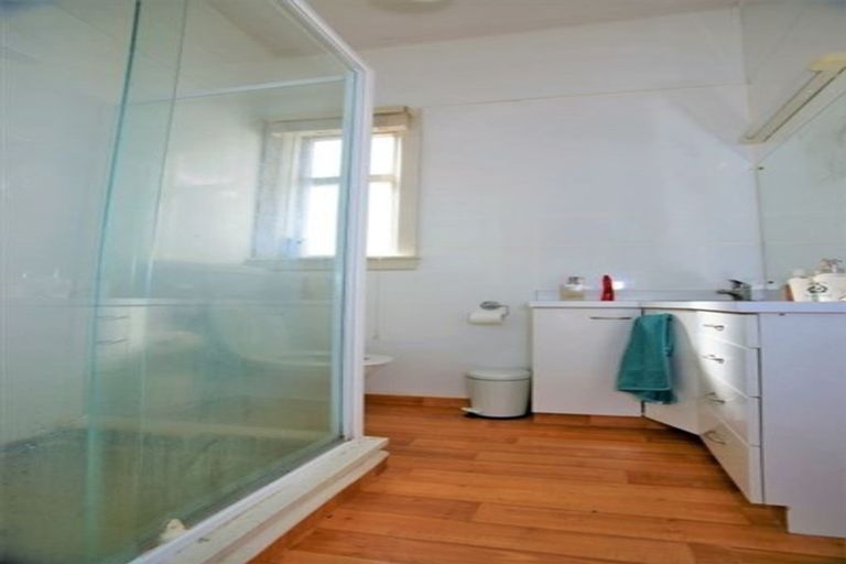 Photo of property in 2/13 Sullivan Avenue, Mangere Bridge, Auckland, 2022