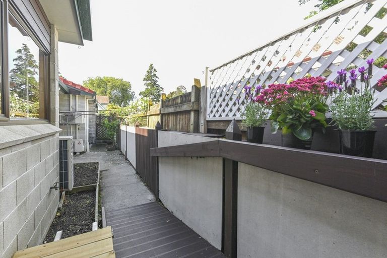 Photo of property in 2/505 Fitzroy Avenue, Hastings, 4122