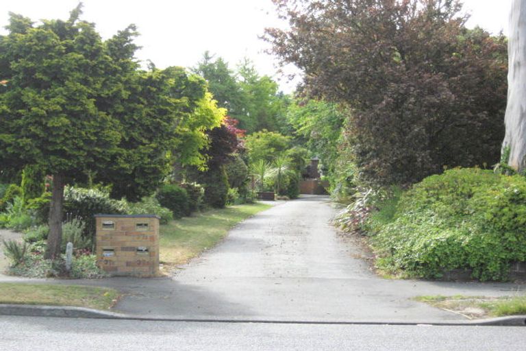 Photo of property in 2/37c Glenharrow Avenue, Avonhead, Christchurch, 8042