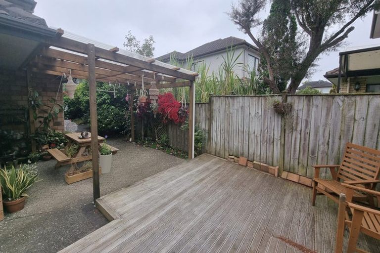 Photo of property in 4 Oswald Close, Flat Bush, Auckland, 2016