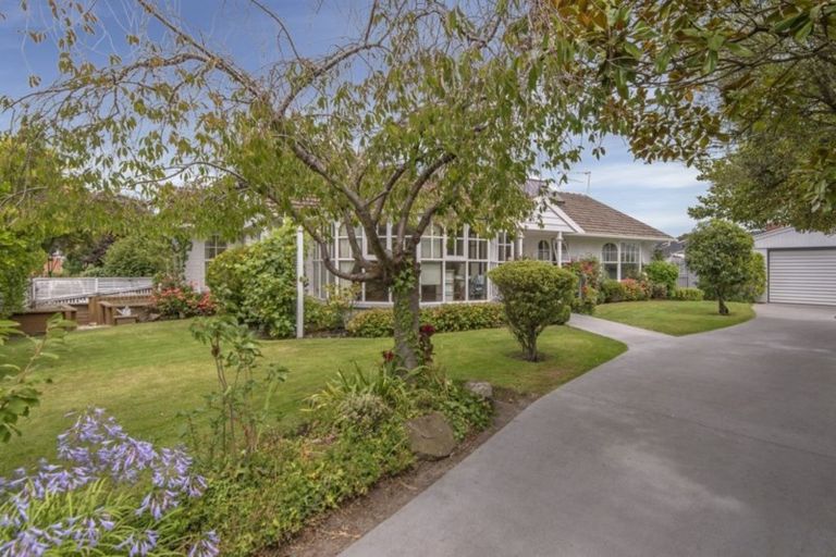 Photo of property in 23 Delaware Crescent, Russley, Christchurch, 8042