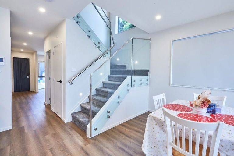 Photo of property in 36d Eastern Beach Road, Bucklands Beach, Auckland, 2012