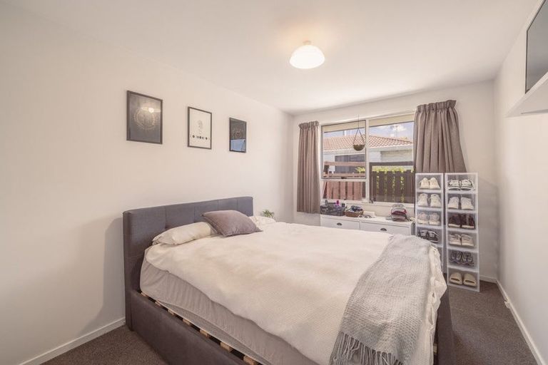 Photo of property in 2/90 Queenspark Drive, Parklands, Christchurch, 8083