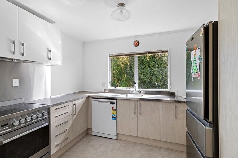 Photo of property in 2 Beadle Place, St Andrews, Hamilton, 3200