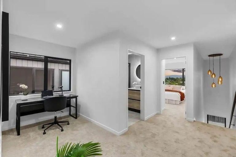 Photo of property in 56c Donovan Avenue, Massey, Auckland, 0614