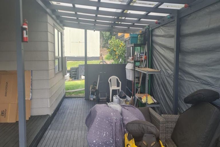 Photo of property in 77 Spence Road, Henderson, Auckland, 0612