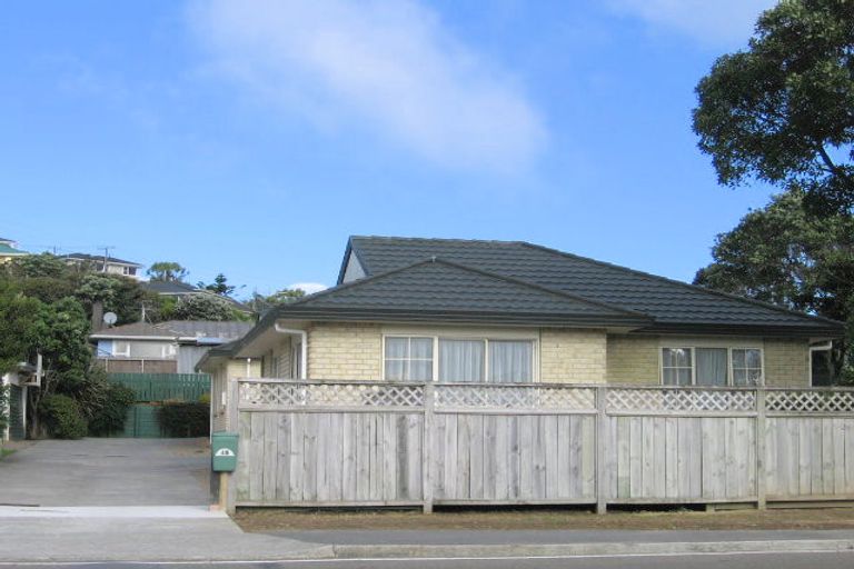 Photo of property in 42a Horokiwi Road West, Newlands, Wellington, 6037