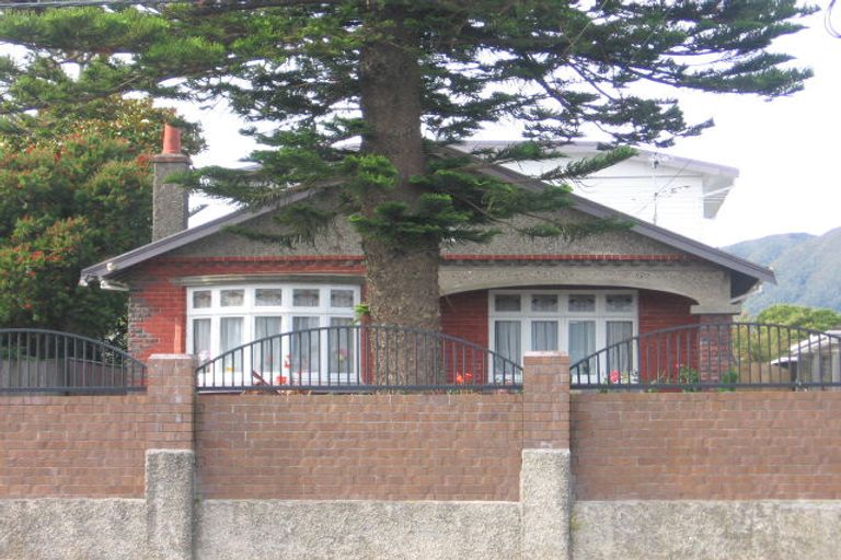 Photo of property in 8 Fitzherbert Street, Alicetown, Lower Hutt, 5010