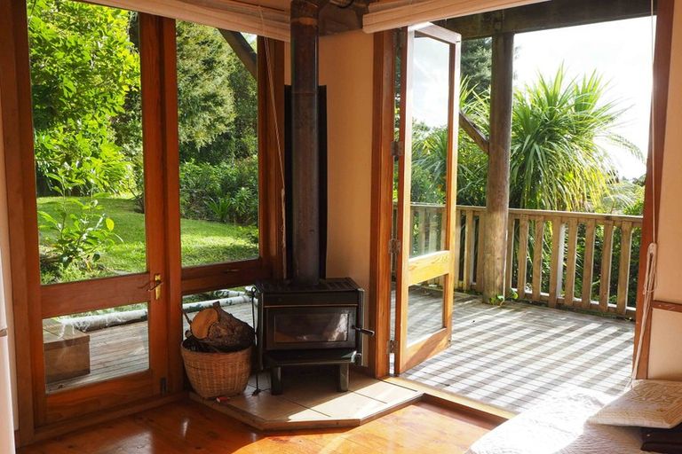 Photo of property in 122 Lone Kauri Road, Karekare, New Lynn, 0772