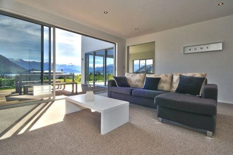 Photo of property in 7 Valley Crescent, Wanaka, 9305