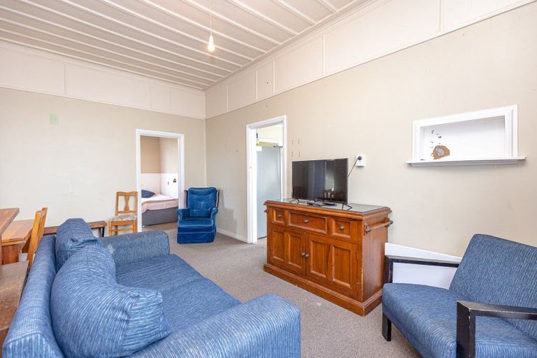 Photo of property in 14 Lowther Street, Whanganui, 4500