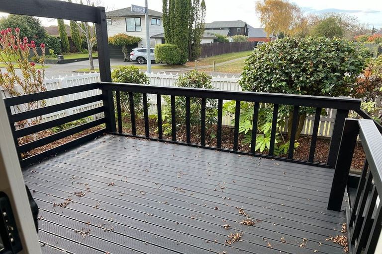 Photo of property in 1/1 Manson Place, Russley, Christchurch, 8042