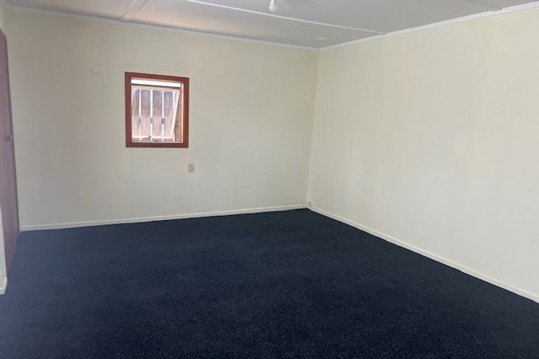 Photo of property in 102 Kolmar Road, Papatoetoe, Auckland, 2025