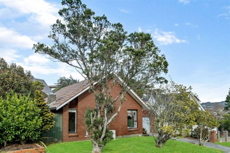 Photo of property in 112 Mark Avenue, Grenada Village, Wellington, 6037