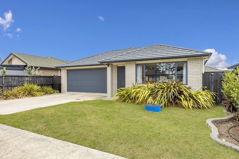 Photo of property in 9 Moemoea Avenue, Kumeu, 0810