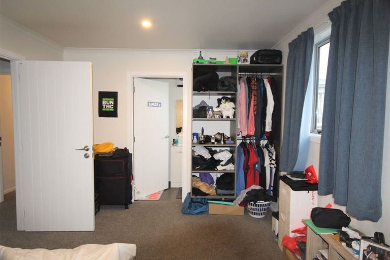 Photo of property in Includes 135, 137 Harbour Tce, 139 Harbour Terrace, North Dunedin, Dunedin, 9016