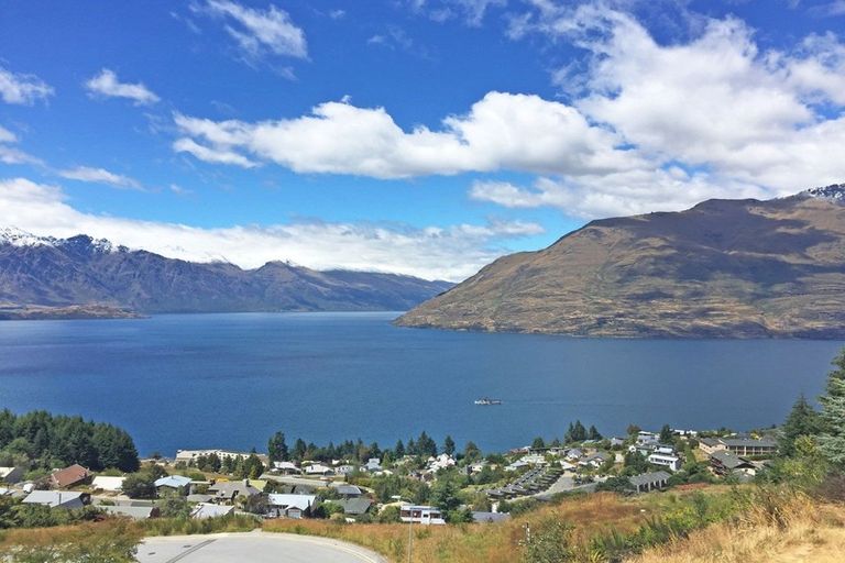 Photo of property in 16a Dart Place, Fernhill, Queenstown, 9300