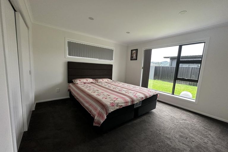 Photo of property in 5 Kerrigan Crescent, Wallaceville, Upper Hutt, 5018